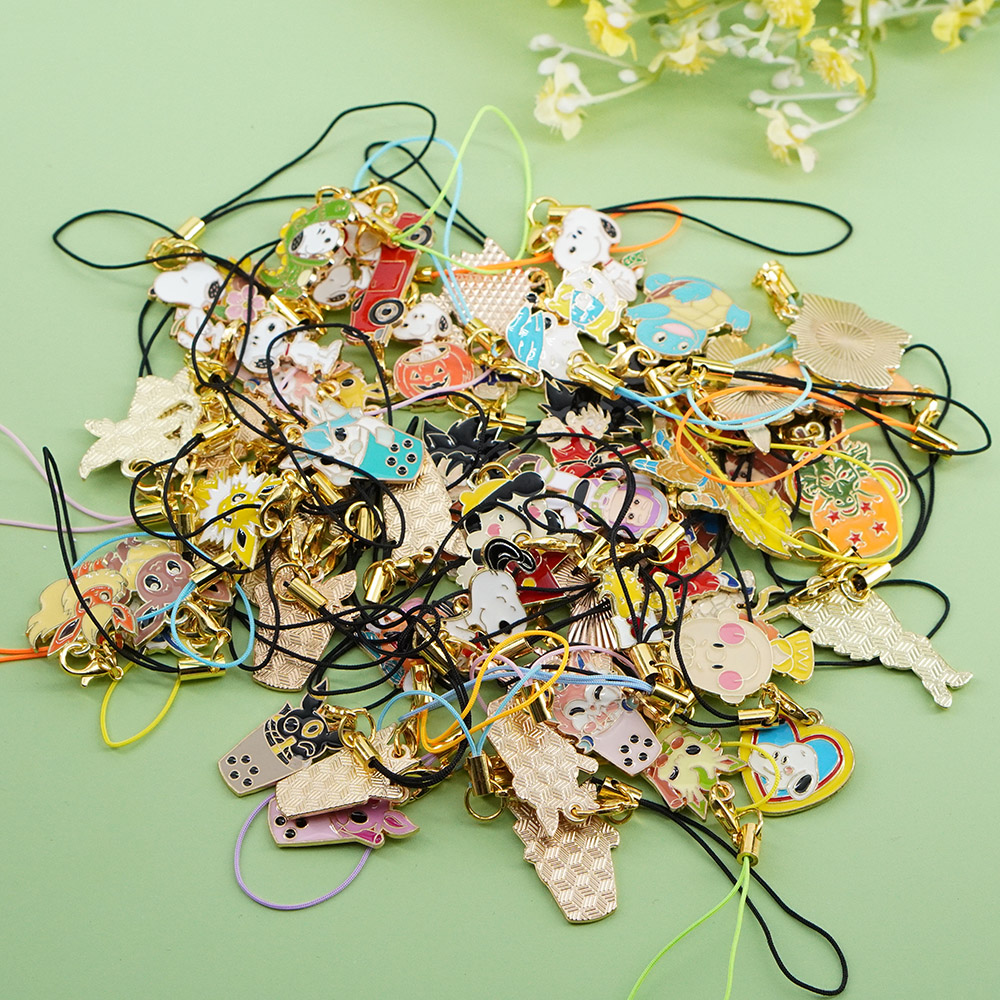 Phone Accessories Wholesale In China - Losowe Mieszane Kreskówkowe Anime Zawieszki do
